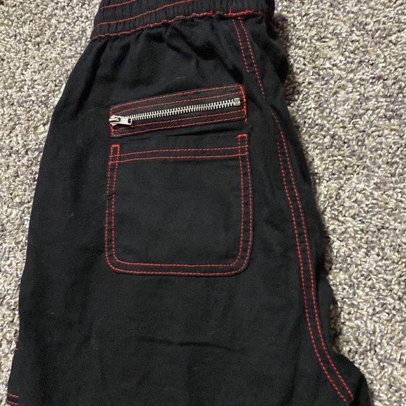 Two cargo pants - Picture 7 of 9